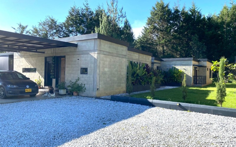Casa Campestre en Guarne (La Clarita)