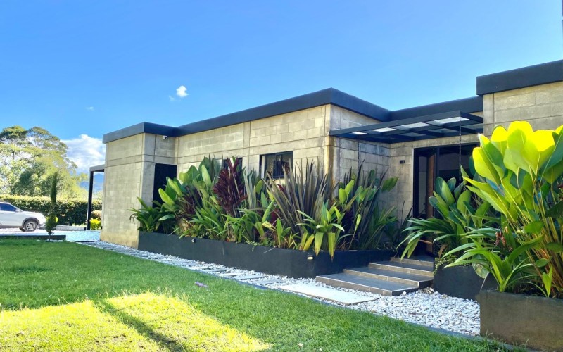 Casa Campestre en Guarne (La Clarita)