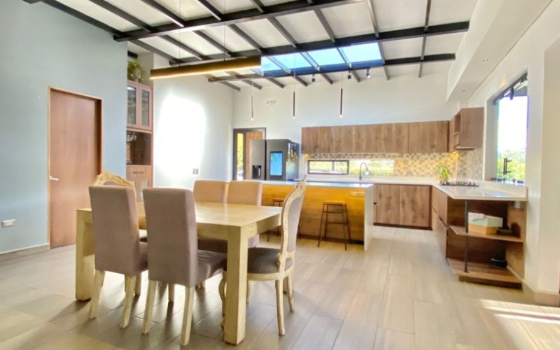 Casa Campestre en Guarne (La Clarita)