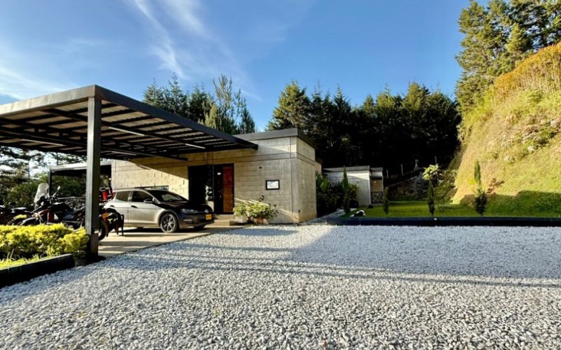 Casa Campestre en Guarne (La Clarita)