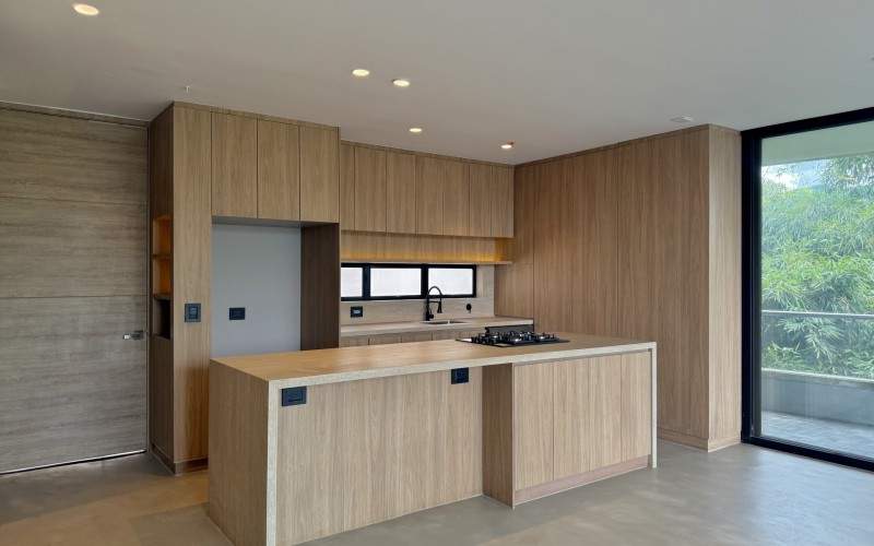 Brand-New Duplex Penthouse for Sale in Envigado – Rights Transfer with Private Terrace and Stunning Nature Views