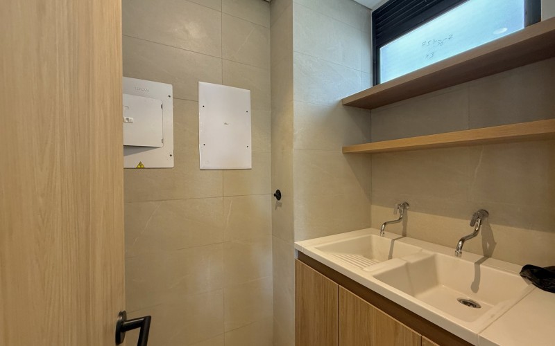 Brand-New Duplex Penthouse for Sale in Envigado – Rights Transfer with Private Terrace and Stunning Nature Views