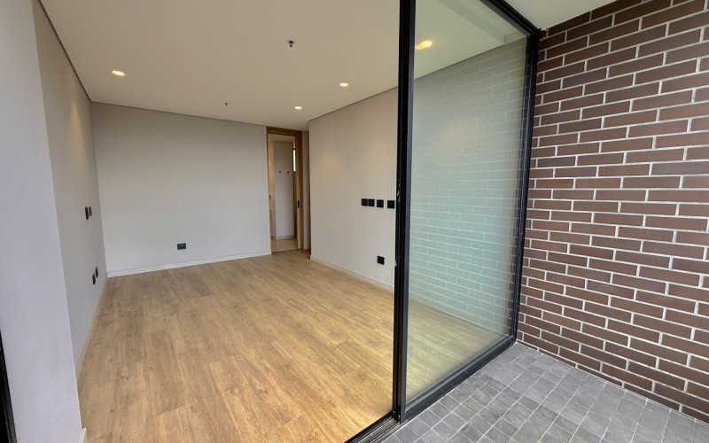 Brand-New Duplex Penthouse for Sale in Envigado – Rights Transfer with Private Terrace and Stunning Nature Views