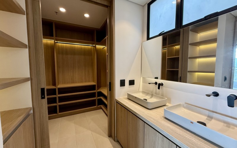 Brand-New Duplex Penthouse for Sale in Envigado – Rights Transfer with Private Terrace and Stunning Nature Views