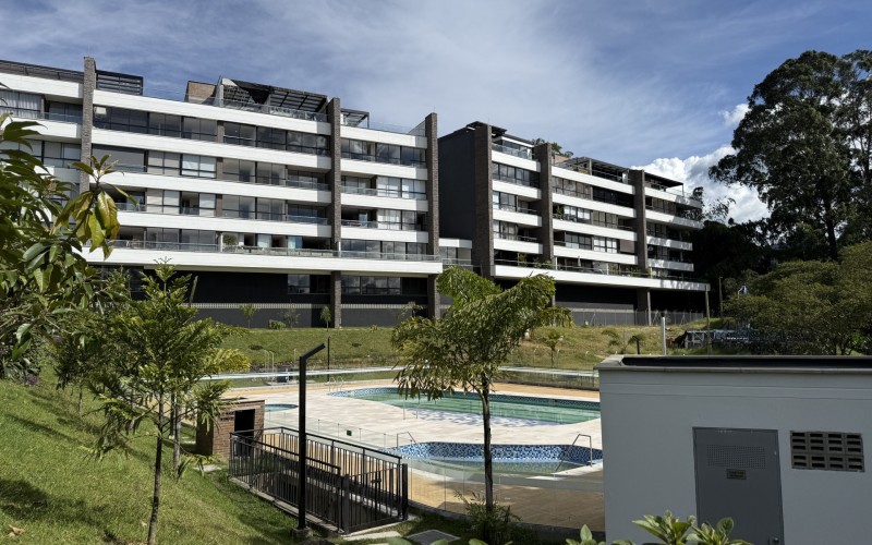 Brand-New Duplex Penthouse for Sale in Envigado – Rights Transfer with Private Terrace and Stunning Nature Views