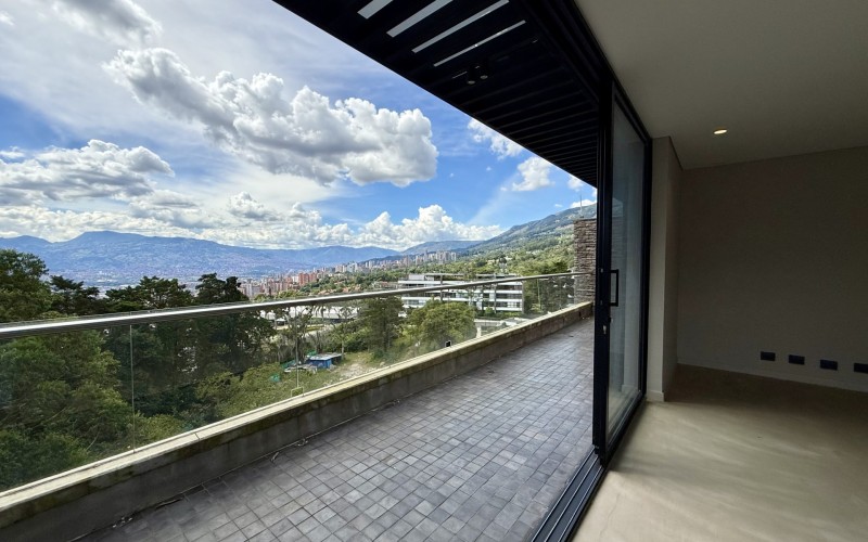 Brand-New Duplex Penthouse for Sale in Envigado – Rights Transfer with Private Terrace and Stunning Nature Views