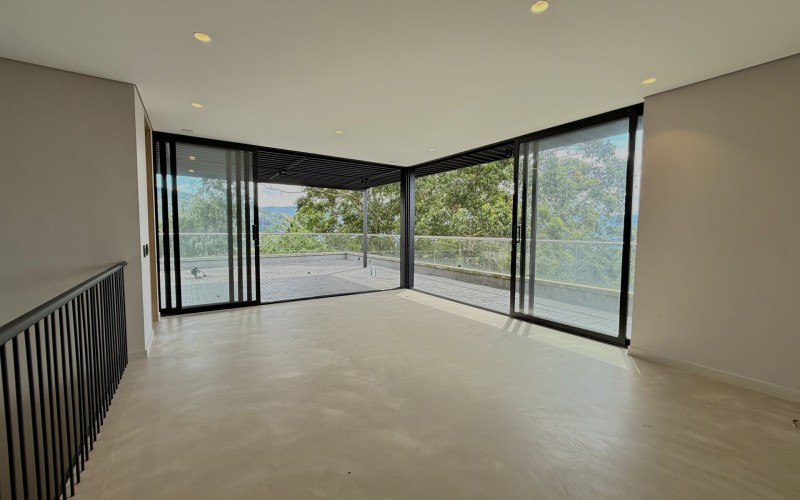 Brand-New Duplex Penthouse for Sale in Envigado – Rights Transfer with Private Terrace and Stunning Nature Views
