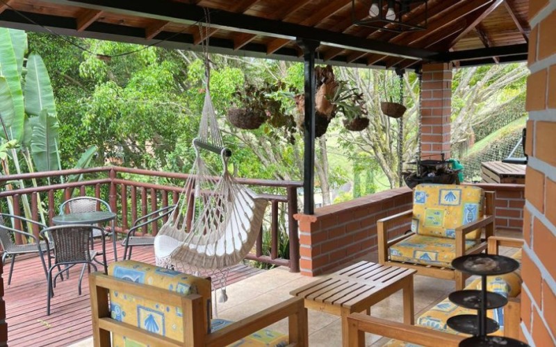 Casa Finca en El Peñol lista para habitar con Ingreso al Embalse