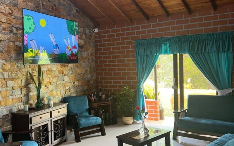 Casa Finca en El Peñol lista para habitar con Ingreso al Embalse