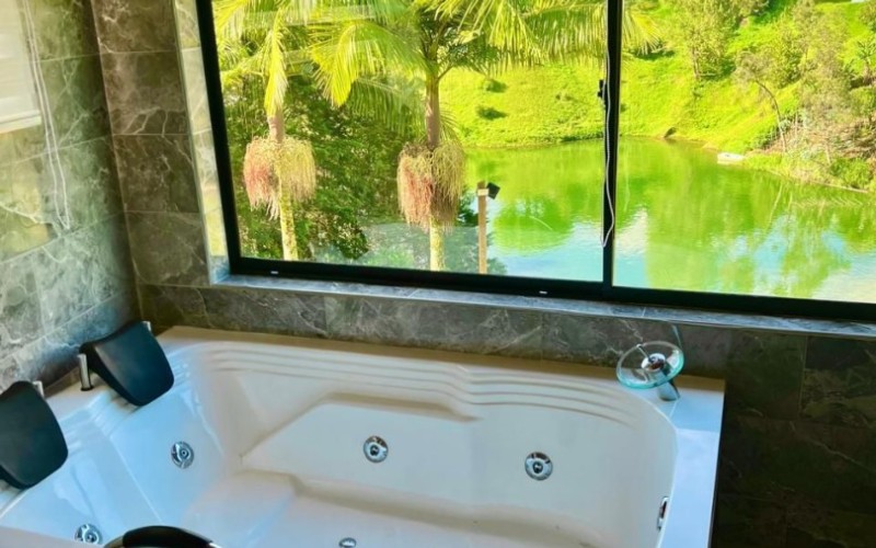 Casa Finca en El Peñol lista para habitar con Ingreso al Embalse