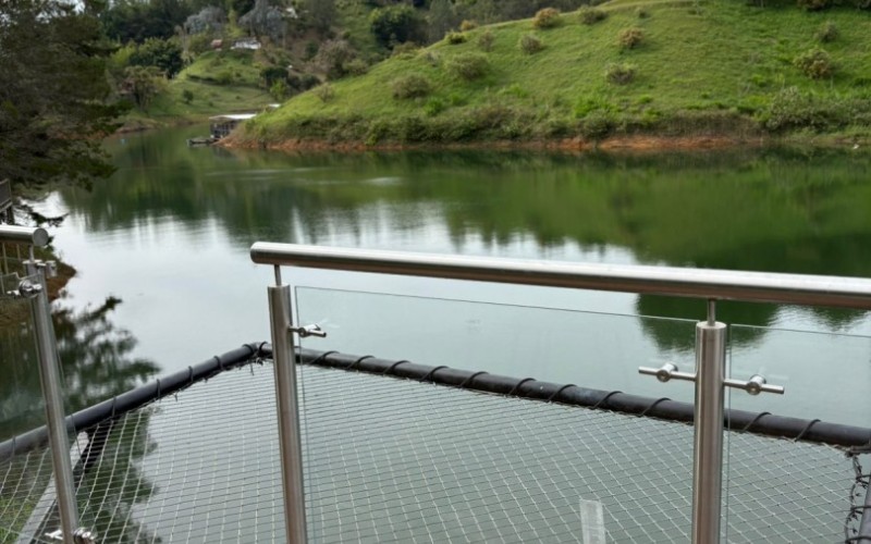 Casa Finca en El Peñol lista para habitar con Ingreso al Embalse