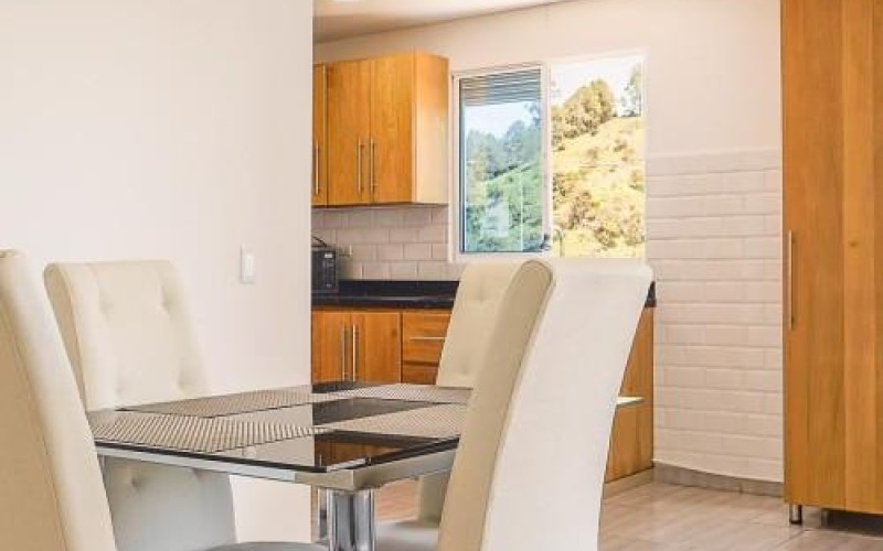 Apartamento Guatapé con vista a la Piedra Peñol.