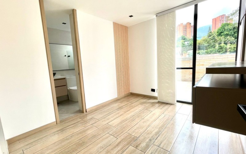 Apartamento con terraza y vista verde en Envigado – Esmeraldal exclusivo