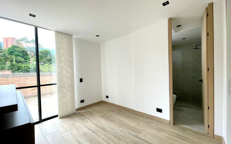 Apartamento con terraza y vista verde en Envigado – Esmeraldal exclusivo