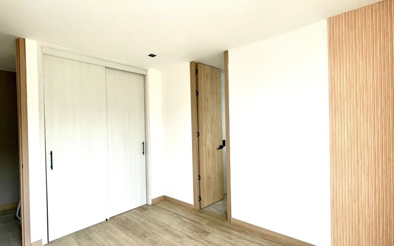 Apartamento con terraza y vista verde en Envigado – Esmeraldal exclusivo