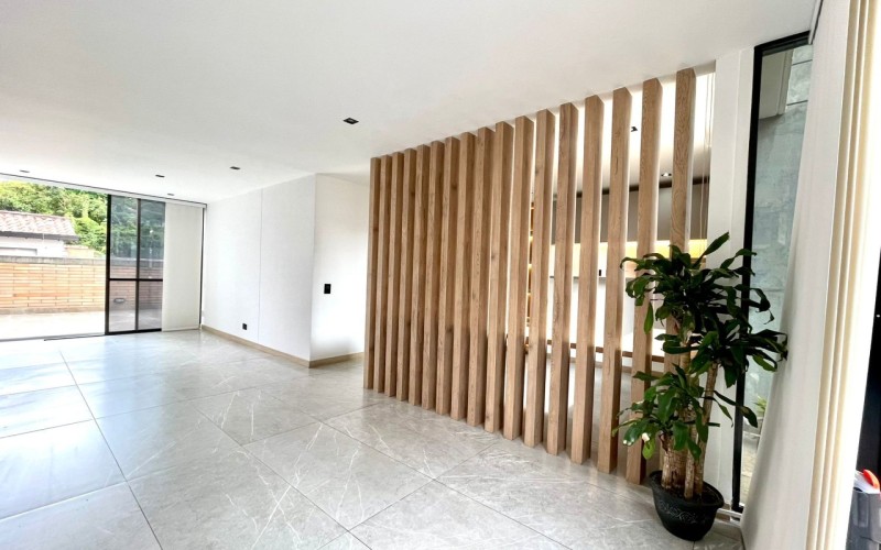 Apartamento con terraza y vista verde en Envigado – Esmeraldal exclusivo