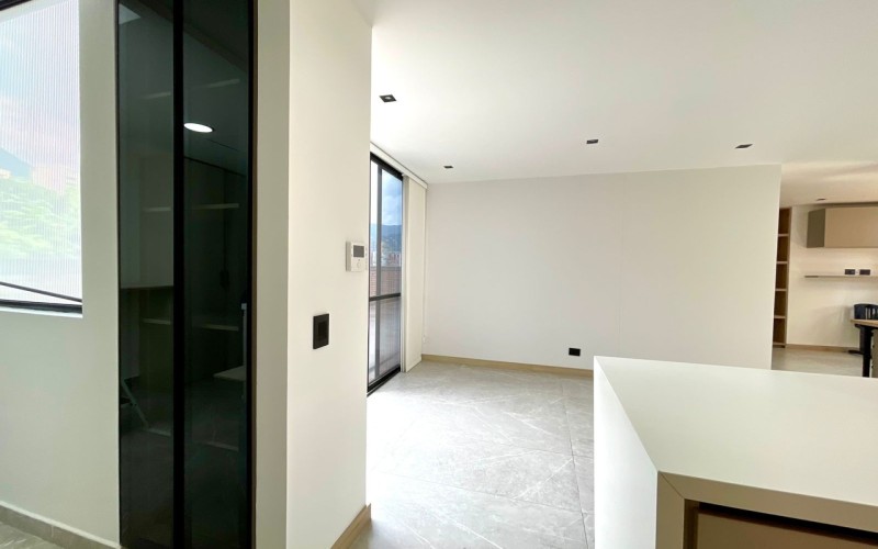 Apartamento con terraza y vista verde en Envigado – Esmeraldal exclusivo
