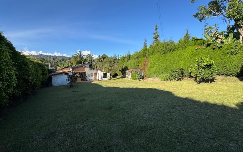 Quiet colonial estate in Guarne Antioquia