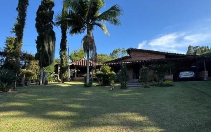 Quiet colonial estate in Guarne Antioquia