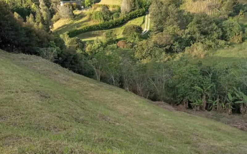 Lote exclusivo en Marinilla para construir 3 casas con vista panorámica
