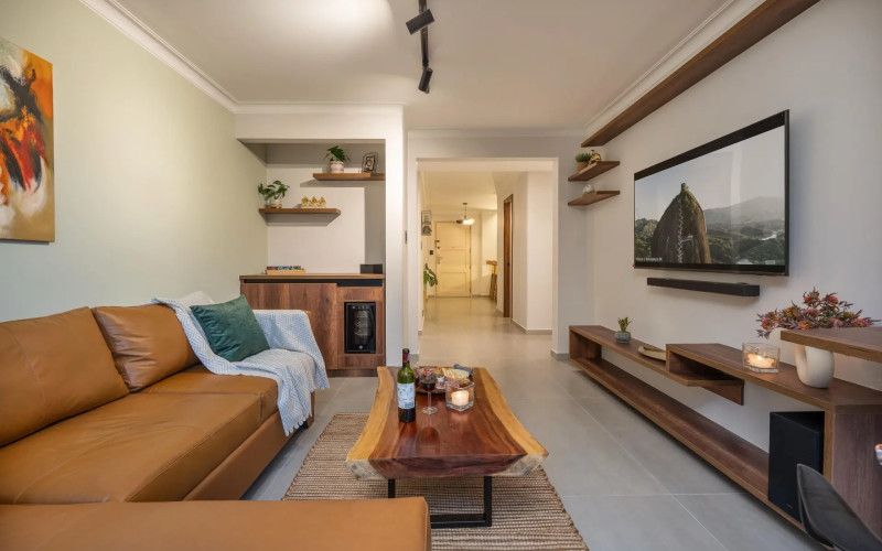 Luxury El Poblado Apartment with Jacuzzi near Provenza