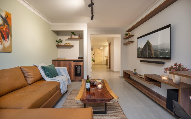 Luxury El Poblado Apartment with Jacuzzi near Provenza