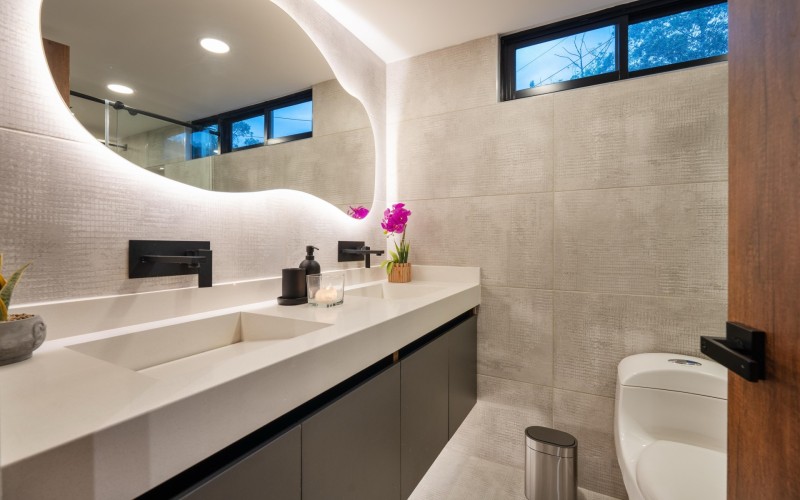 Luxury El Poblado Apartment with Jacuzzi near Provenza