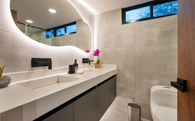 Luxury El Poblado Apartment with Jacuzzi near Provenza