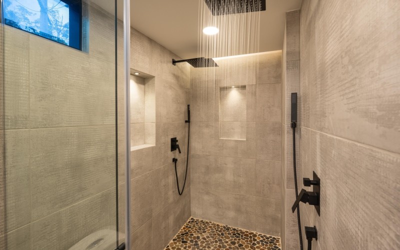 Luxury El Poblado Apartment with Jacuzzi near Provenza