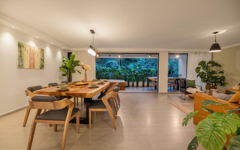 Luxury El Poblado Apartment with Jacuzzi near Provenza