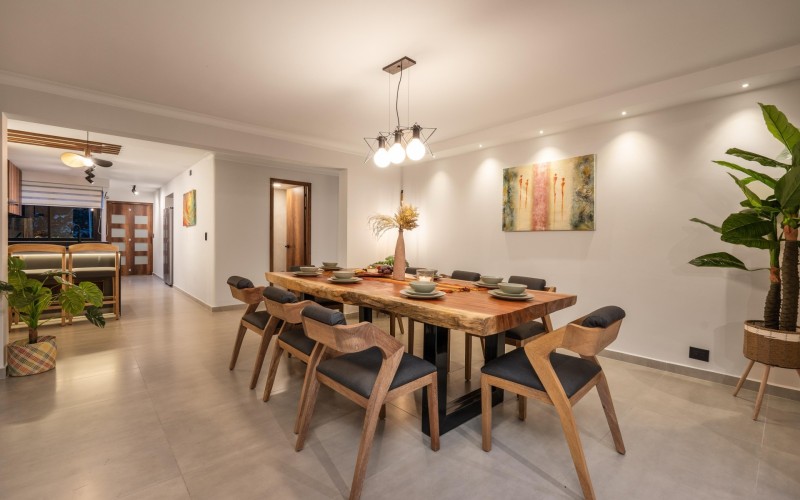 Luxury El Poblado Apartment with Jacuzzi near Provenza