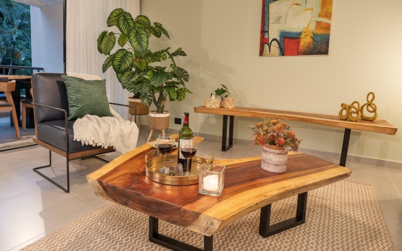 Luxury El Poblado Apartment with Jacuzzi near Provenza