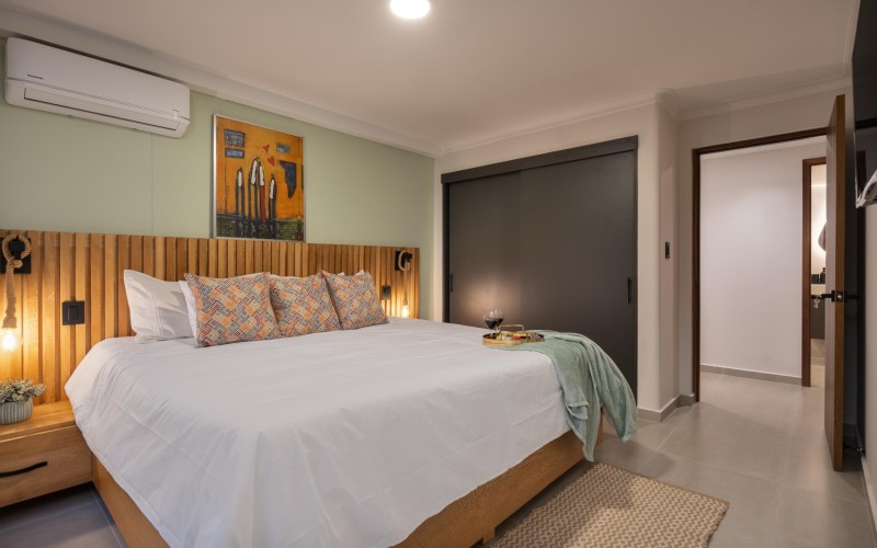 Luxury El Poblado Apartment with Jacuzzi near Provenza