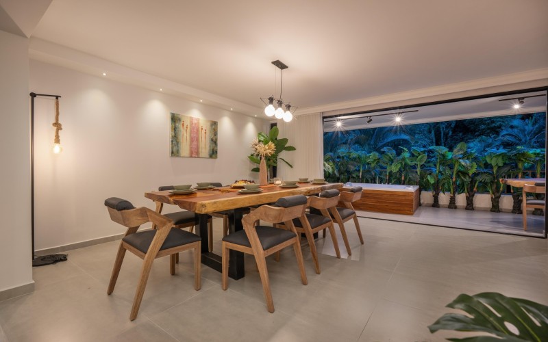Luxury El Poblado Apartment with Jacuzzi near Provenza