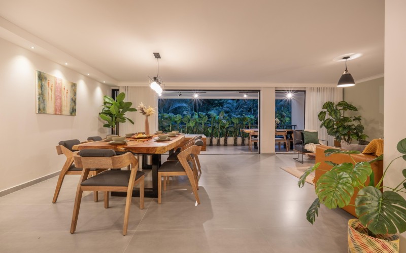 Luxury El Poblado Apartment with Jacuzzi near Provenza