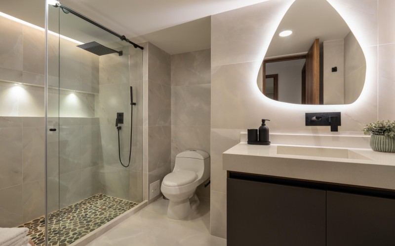Luxury El Poblado Apartment with Jacuzzi near Provenza