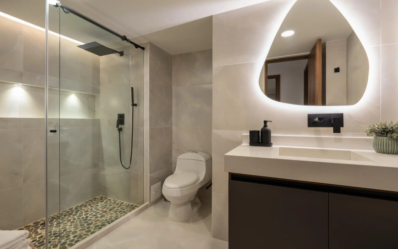Luxury El Poblado Apartment with Jacuzzi near Provenza