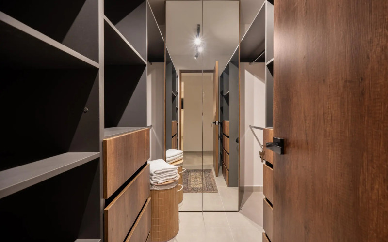 Luxury El Poblado Apartment with Jacuzzi near Provenza