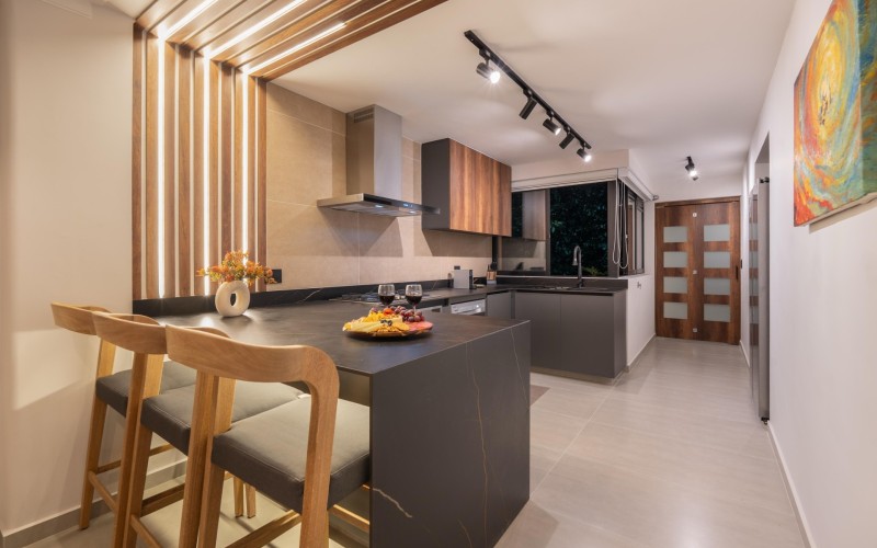 Luxury El Poblado Apartment with Jacuzzi near Provenza