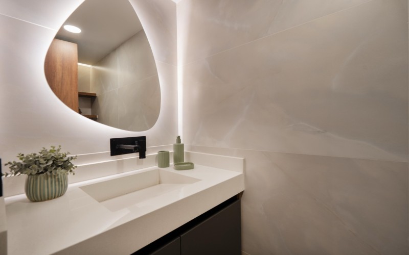 Luxury El Poblado Apartment with Jacuzzi near Provenza