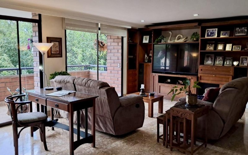 Amplio apartamento en excelente ubicación - LAS PALMAS, Medellin