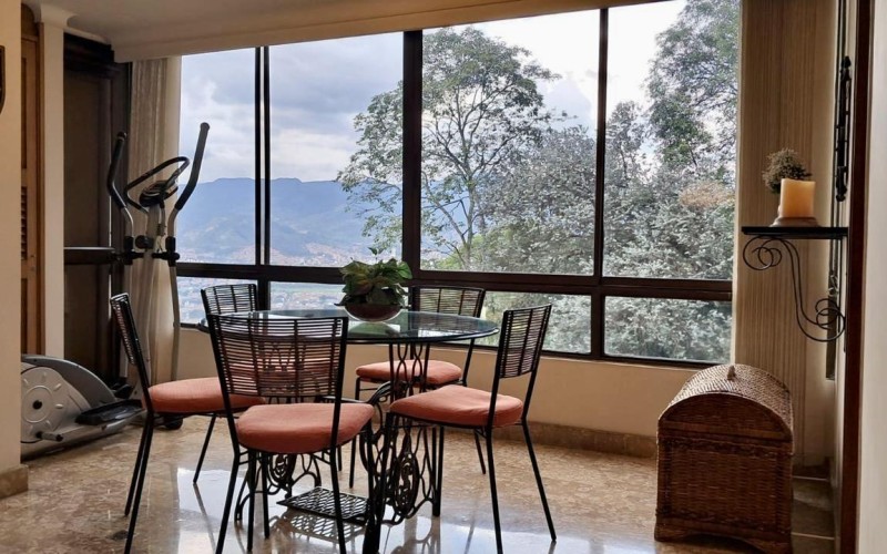 Amplio apartamento en excelente ubicación - LAS PALMAS, Medellin