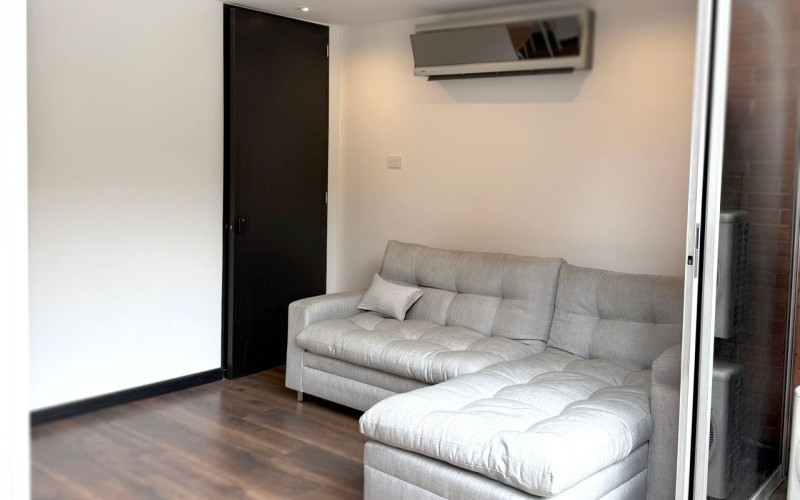 Office for Sale in Las Palmas, El Poblado – 70 m², 2 Bathrooms, Private Parking