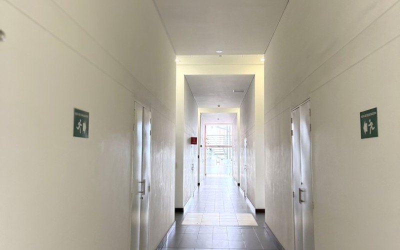 Office for Sale in Las Palmas, El Poblado – 70 m², 2 Bathrooms, Private Parking