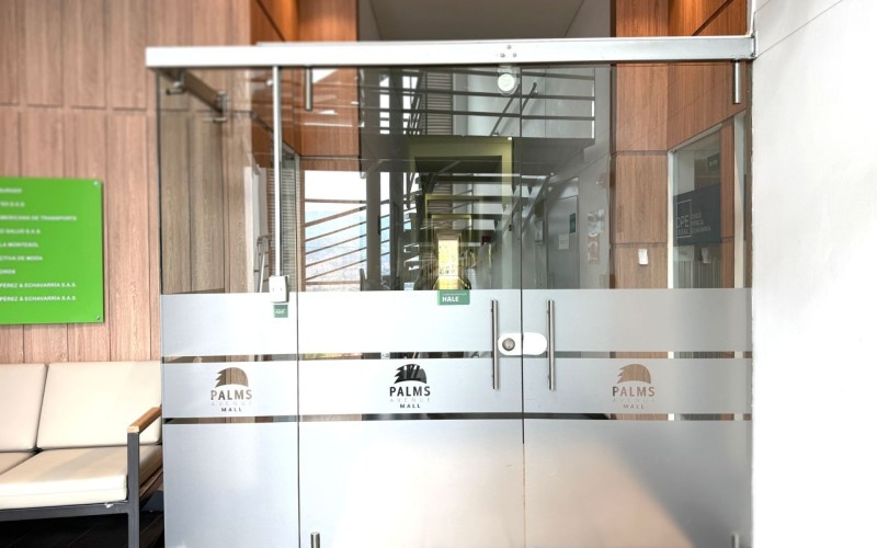 Office for Sale in Las Palmas, El Poblado – 70 m², 2 Bathrooms, Private Parking