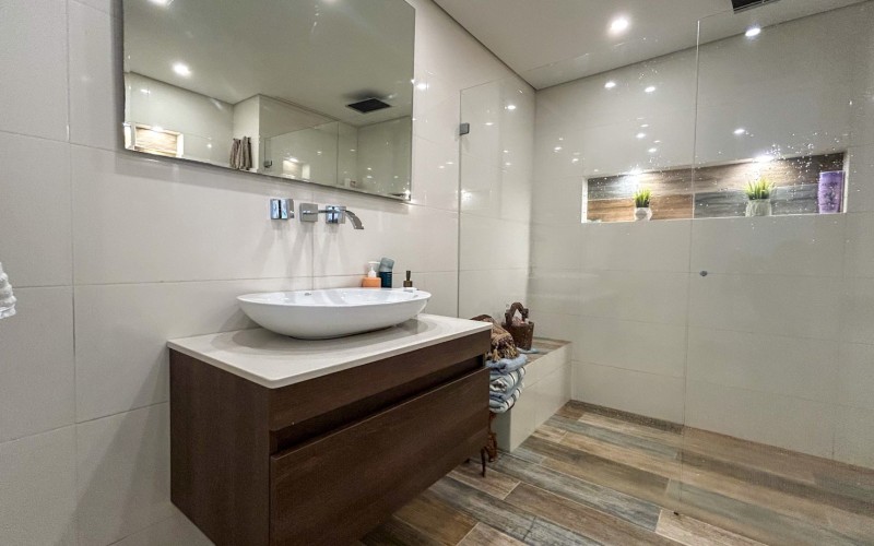 Amplio apartamento en el Poblado