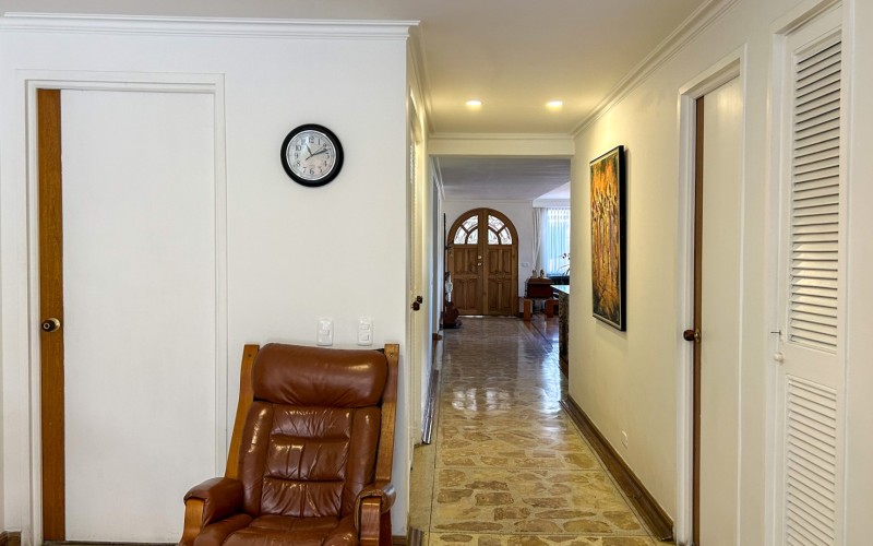 Amplio apartamento en el Poblado