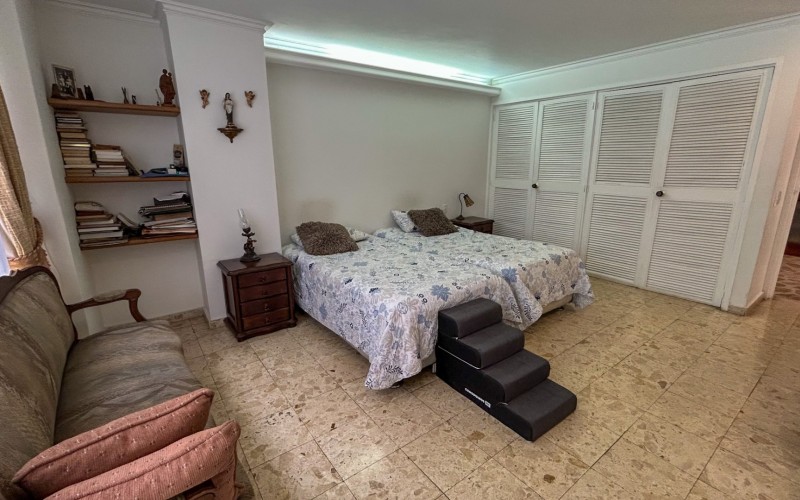 Amplio apartamento en el Poblado