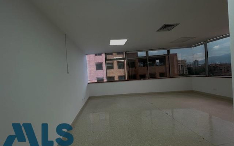 Oficina en Medellín en Milla de oro