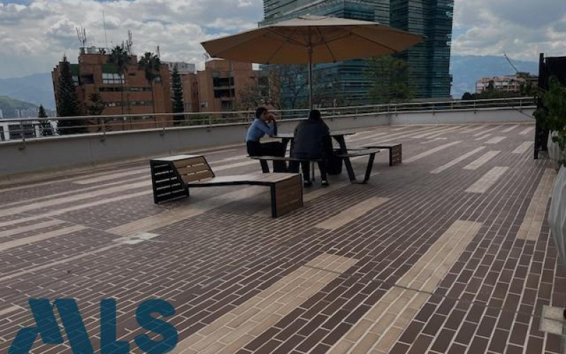 Oficina en Medellín en Milla de oro